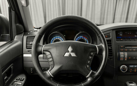 Mitsubishi Pajero IV, 2011 год, 2 080 000 рублей, 10 фотография