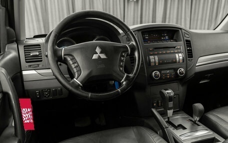 Mitsubishi Pajero IV, 2011 год, 2 080 000 рублей, 7 фотография