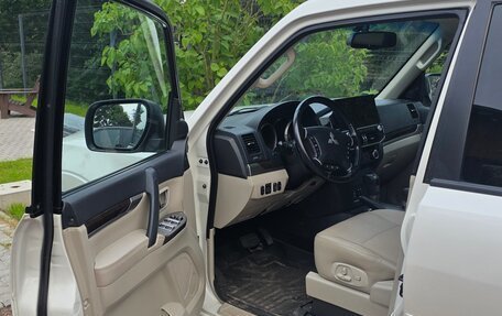 Mitsubishi Pajero IV, 2021 год, 4 000 000 рублей, 5 фотография