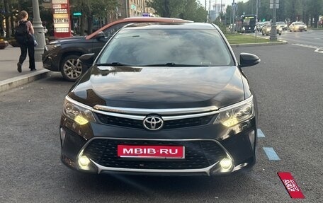Toyota Camry, 2018 год, 2 400 000 рублей, 1 фотография