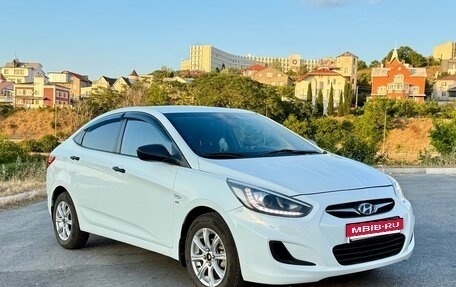 Hyundai Solaris II рестайлинг, 2012 год, 960 000 рублей, 1 фотография