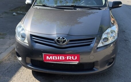 Toyota Auris II, 2011 год, 1 100 000 рублей, 2 фотография