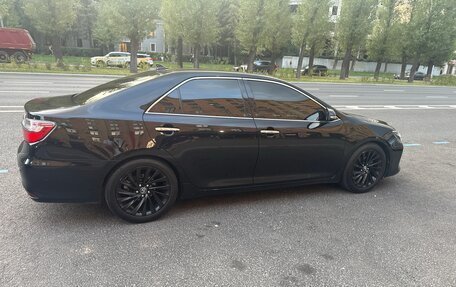 Toyota Camry, 2018 год, 2 400 000 рублей, 4 фотография