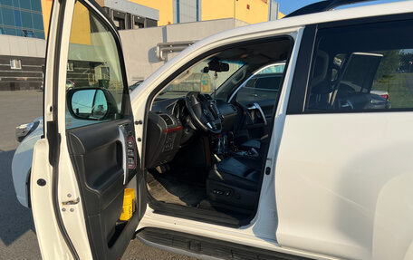 Toyota Land Cruiser Prado 150 рестайлинг 2, 2016 год, 4 350 000 рублей, 6 фотография