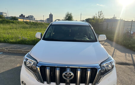 Toyota Land Cruiser Prado 150 рестайлинг 2, 2016 год, 4 350 000 рублей, 16 фотография