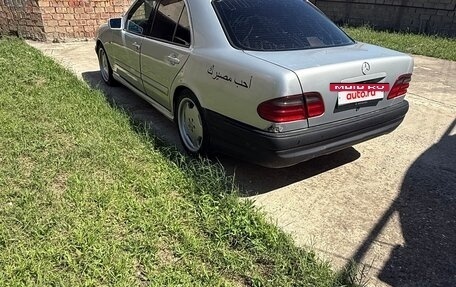 Mercedes-Benz E-Класс, 1995 год, 310 000 рублей, 5 фотография