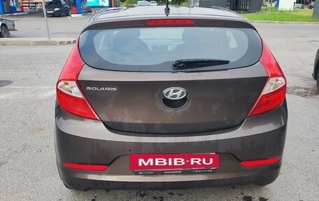 Hyundai Solaris II рестайлинг, 2016 год, 900 000 рублей, 5 фотография
