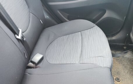 Hyundai Solaris II рестайлинг, 2016 год, 900 000 рублей, 14 фотография