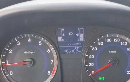 Hyundai Solaris II рестайлинг, 2016 год, 900 000 рублей, 29 фотография