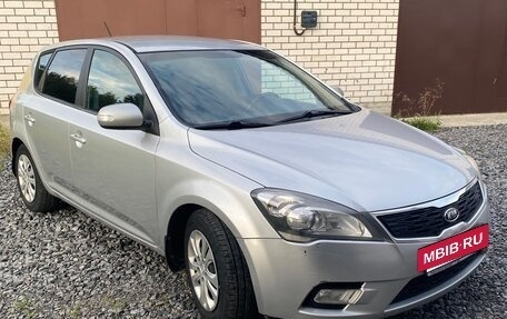KIA cee'd I рестайлинг, 2010 год, 720 000 рублей, 2 фотография