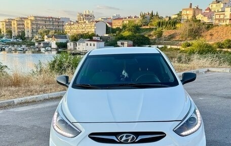 Hyundai Solaris II рестайлинг, 2012 год, 960 000 рублей, 2 фотография