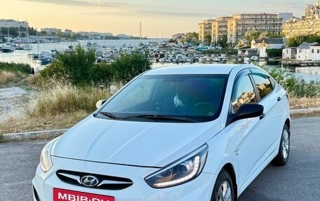 Hyundai Solaris II рестайлинг, 2012 год, 960 000 рублей, 4 фотография