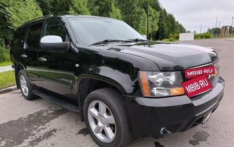 Chevrolet Tahoe III, 2008 год, 1 800 000 рублей, 1 фотография