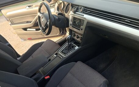 Volkswagen Passat B8 рестайлинг, 2016 год, 1 450 000 рублей, 10 фотография