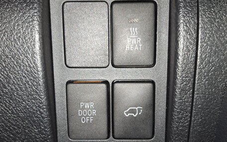 Toyota Land Cruiser 200, 2013 год, 3 860 000 рублей, 21 фотография