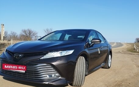 Toyota Camry, 2019 год, 3 100 000 рублей, 7 фотография