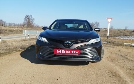 Toyota Camry, 2019 год, 3 100 000 рублей, 5 фотография