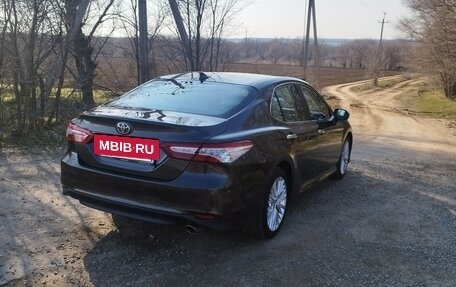 Toyota Camry, 2019 год, 3 100 000 рублей, 2 фотография