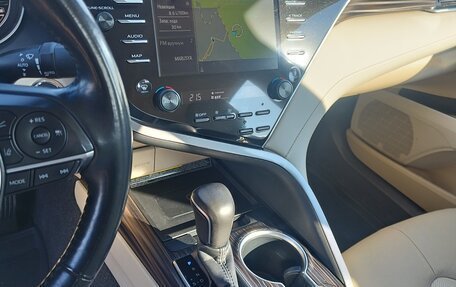 Toyota Camry, 2019 год, 3 100 000 рублей, 15 фотография