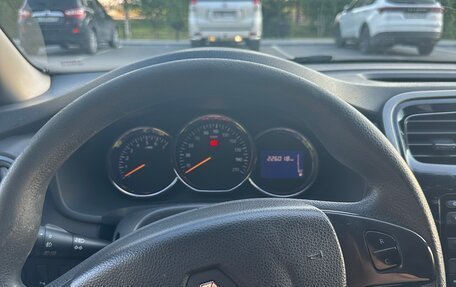 Renault Logan II, 2016 год, 700 000 рублей, 13 фотография