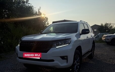 Toyota Land Cruiser Prado 150 рестайлинг 2, 2018 год, 5 450 000 рублей, 2 фотография