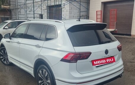 Volkswagen Tiguan II, 2023 год, 3 650 000 рублей, 5 фотография