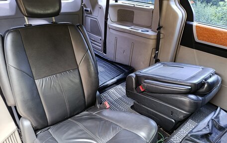 Chrysler Voyager IV, 2008 год, 870 000 рублей, 10 фотография