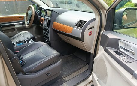 Chrysler Voyager IV, 2008 год, 870 000 рублей, 9 фотография