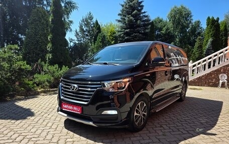 Hyundai Grand Starex Grand Starex I рестайлинг 2, 2018 год, 4 100 000 рублей, 1 фотография