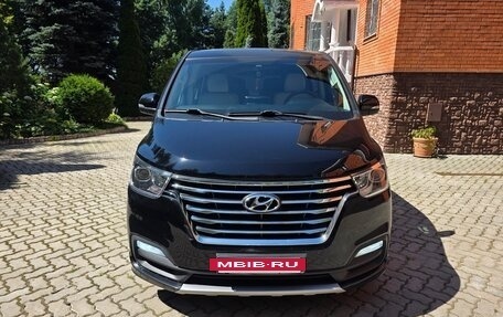 Hyundai Grand Starex Grand Starex I рестайлинг 2, 2018 год, 4 100 000 рублей, 5 фотография