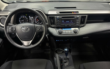 Toyota RAV4, 2018 год, 2 900 000 рублей, 14 фотография