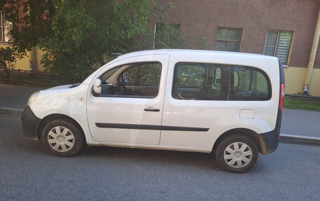 Renault Kangoo II рестайлинг, 2010 год, 550 000 рублей, 1 фотография