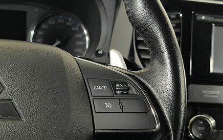 Mitsubishi Outlander III рестайлинг 3, 2016 год, 1 990 000 рублей, 17 фотография