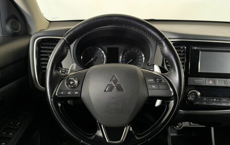 Mitsubishi Outlander III рестайлинг 3, 2016 год, 1 990 000 рублей, 16 фотография
