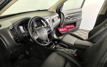 Mitsubishi Outlander III рестайлинг 3, 2016 год, 1 990 000 рублей, 8 фотография