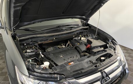 Mitsubishi Outlander III рестайлинг 3, 2016 год, 1 990 000 рублей, 24 фотография