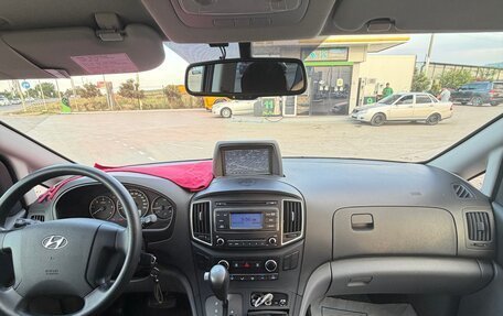 Hyundai Grand Starex Grand Starex I рестайлинг 2, 2019 год, 1 930 000 рублей, 11 фотография