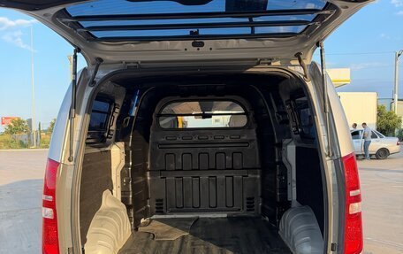 Hyundai Grand Starex Grand Starex I рестайлинг 2, 2019 год, 1 930 000 рублей, 16 фотография