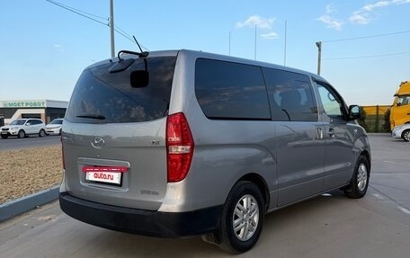 Hyundai Grand Starex Grand Starex I рестайлинг 2, 2019 год, 1 930 000 рублей, 4 фотография