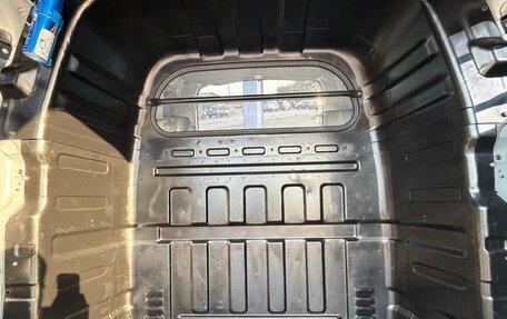 Hyundai Grand Starex Grand Starex I рестайлинг 2, 2019 год, 1 930 000 рублей, 19 фотография