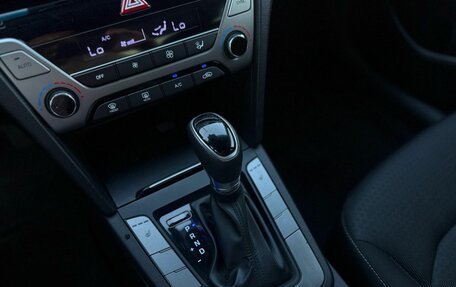 Hyundai Elantra VI рестайлинг, 2017 год, 1 390 000 рублей, 11 фотография