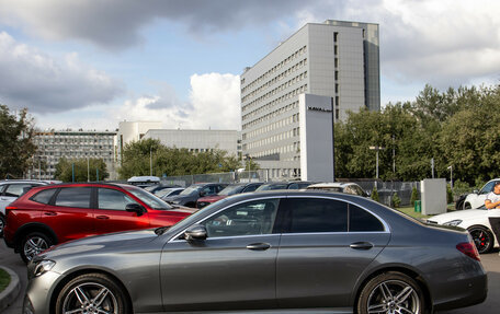 Mercedes-Benz E-Класс, 2018 год, 3 488 000 рублей, 7 фотография