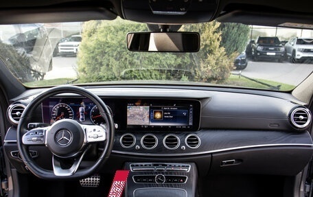 Mercedes-Benz E-Класс, 2018 год, 3 488 000 рублей, 11 фотография