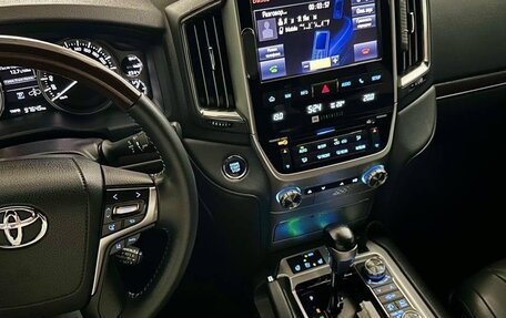 Toyota Land Cruiser 200, 2017 год, 7 500 000 рублей, 2 фотография