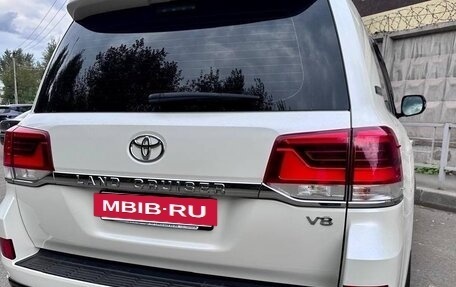 Toyota Land Cruiser 200, 2017 год, 7 500 000 рублей, 8 фотография