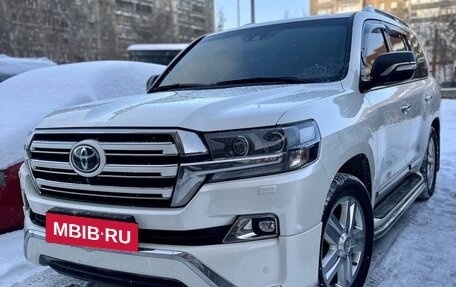 Toyota Land Cruiser 200, 2017 год, 7 500 000 рублей, 4 фотография