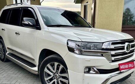 Toyota Land Cruiser 200, 2017 год, 7 500 000 рублей, 10 фотография