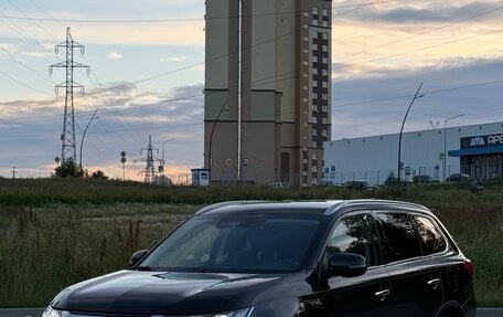 Mitsubishi Outlander III рестайлинг 3, 2017 год, 2 500 000 рублей, 1 фотография
