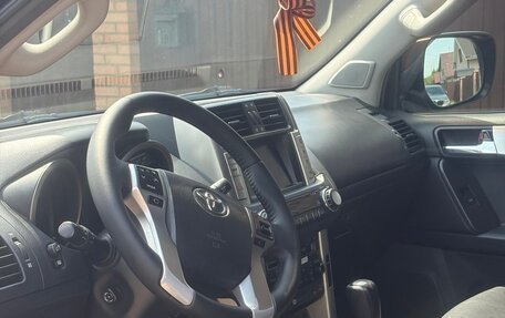 Toyota Land Cruiser Prado 150 рестайлинг 2, 2013 год, 3 299 999 рублей, 2 фотография