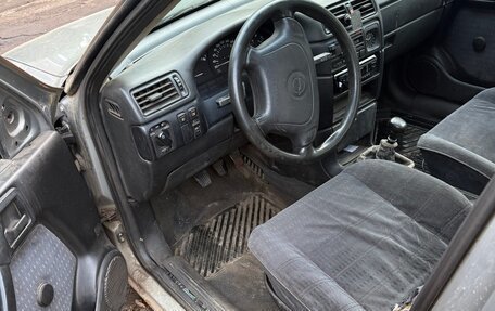 Opel Vectra A, 1994 год, 80 000 рублей, 6 фотография